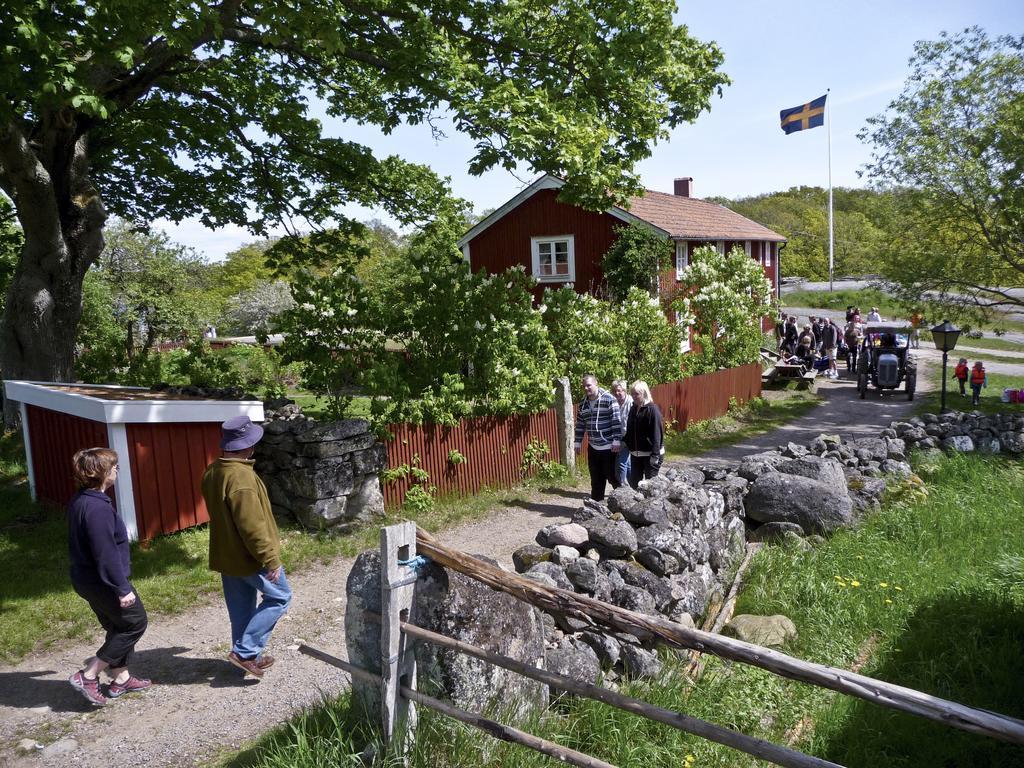 Tjaeroe Hotell & Vandrarhem Trensum Exteriér fotografie