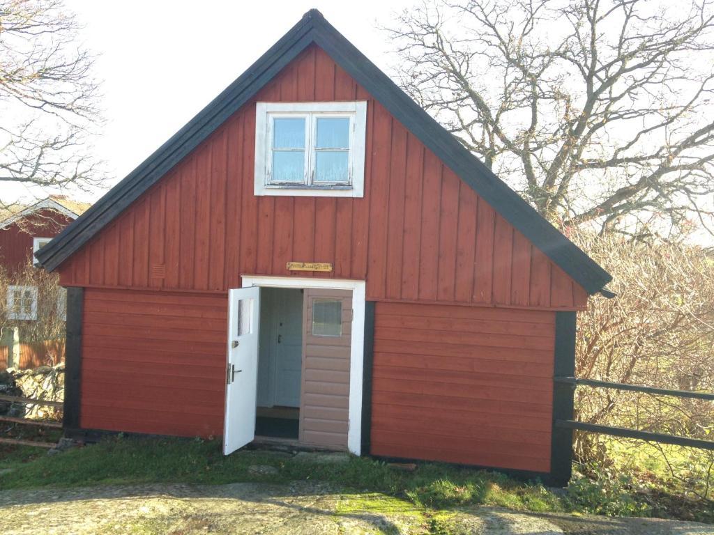 Tjaeroe Hotell & Vandrarhem Trensum Exteriér fotografie