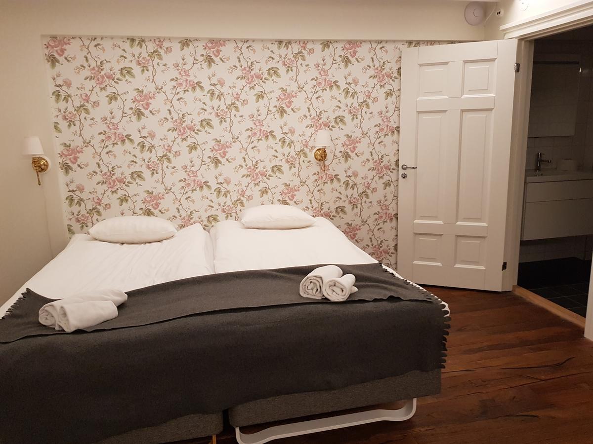 Tjaeroe Hotell & Vandrarhem Trensum Exteriér fotografie